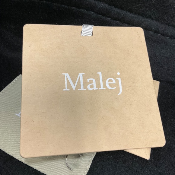 MALEJ BLACK CROPPED TRENCH COAT WITH BELT - Picture 7 of 7